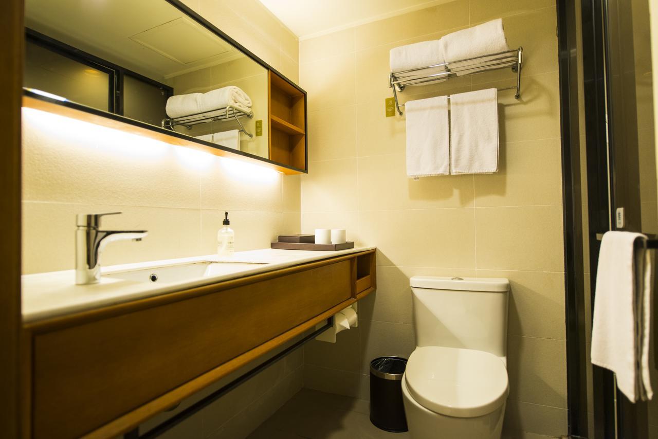 Ji Hotel Shanghai Hongqiao Airport Huqingping Highway Esterno foto